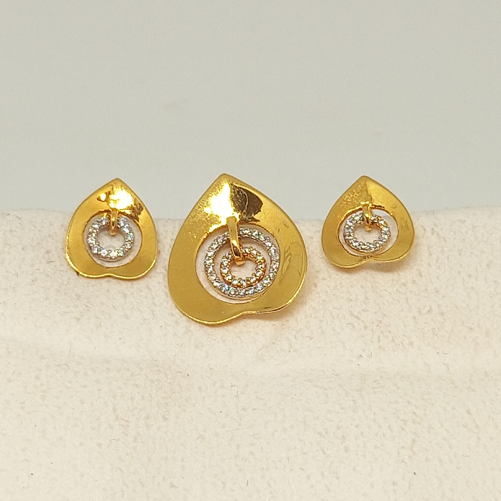 20 kt ladies pendant set