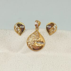 18 kt ladies pendant set