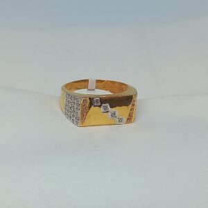 18kt Gents ring