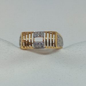 18Kt Gold Gents Ring