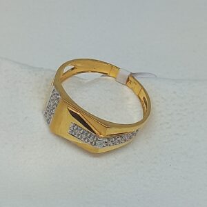 18Kt Gold Gents Ring