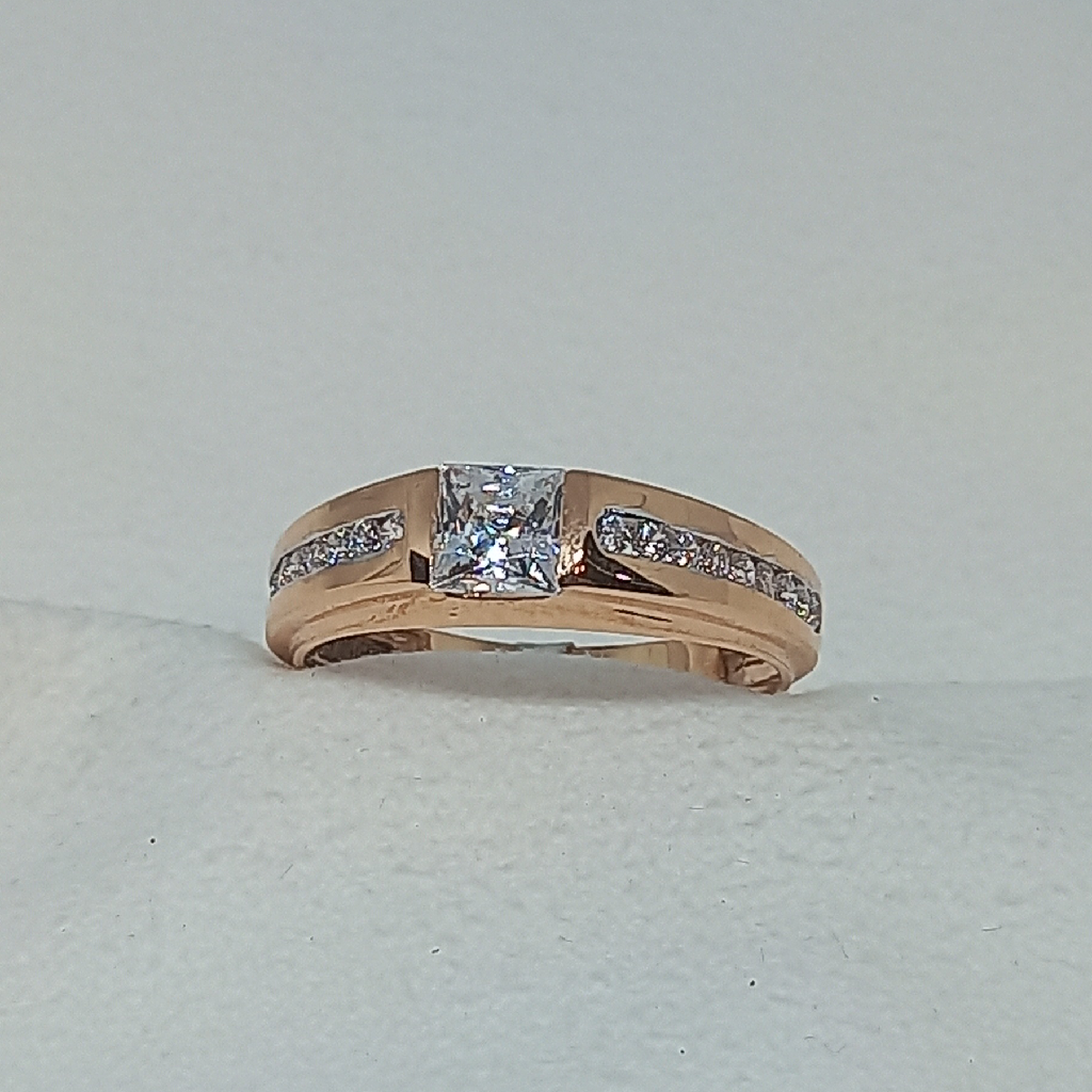 18Kt Gold Gents Ring - Image 2