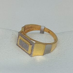 18Kt Gold Gents Ring