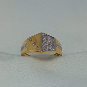 18Kt Gold Gents Ring