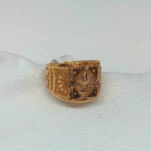 18Kt Gold Gents Ring