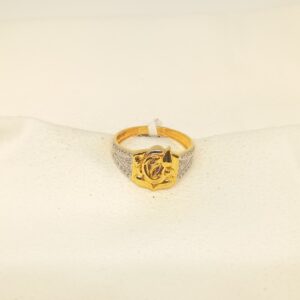 18Kt Gold Gents Ring