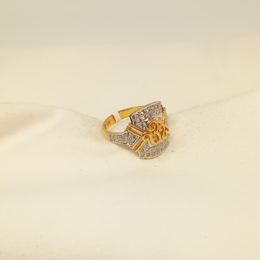 18Kt Gold Gents Ring