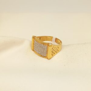 18Kt Gold Gents Ring
