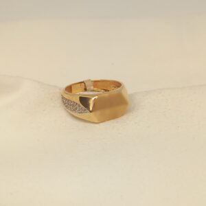 18Kt Gold Gents Ring