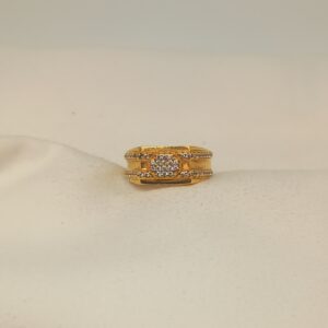 18Kt Gold Gents Ring