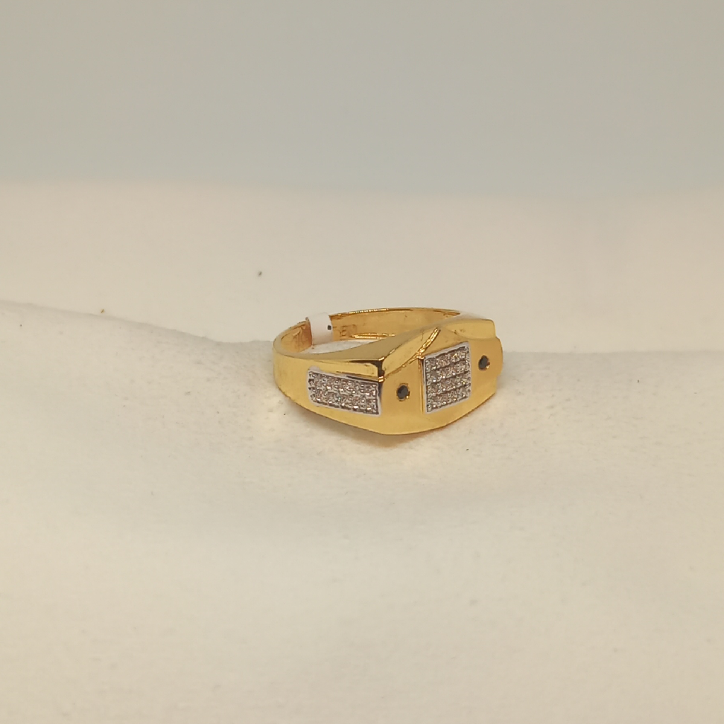 18Kt Gold Gents Ring