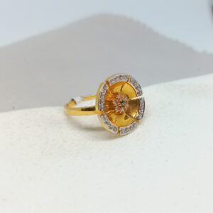 18kt ladies Ring