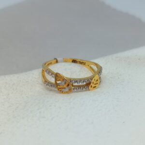 18kt ladies Ring