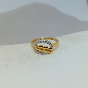18kt ladies Ring
