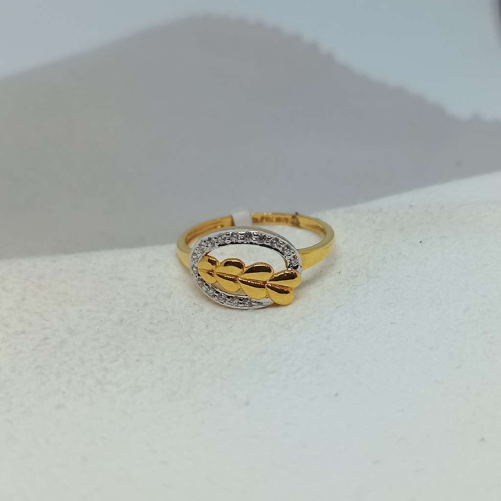 18kt ladies Ring