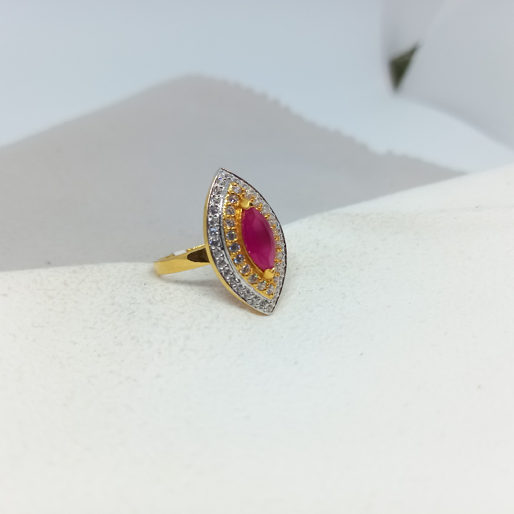 18kt ladies Ring
