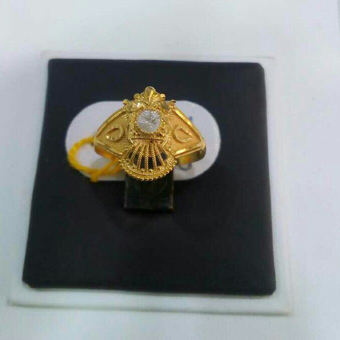 22K / 916 Gold Ladies Stone Designer Ring