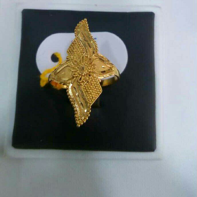 22K / 916 Yellow Gold Ladies Attractive Ring