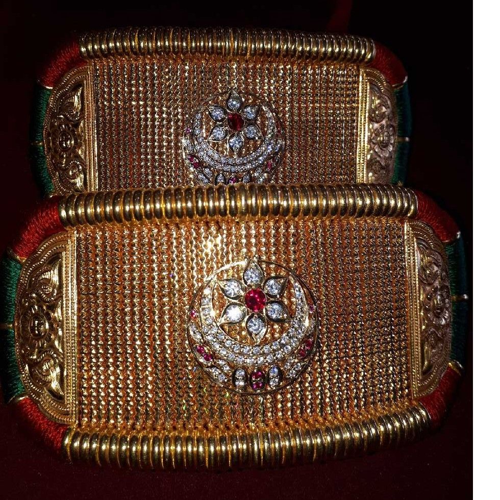 22K / 916 Gold Ladies Yellow Bajubandh