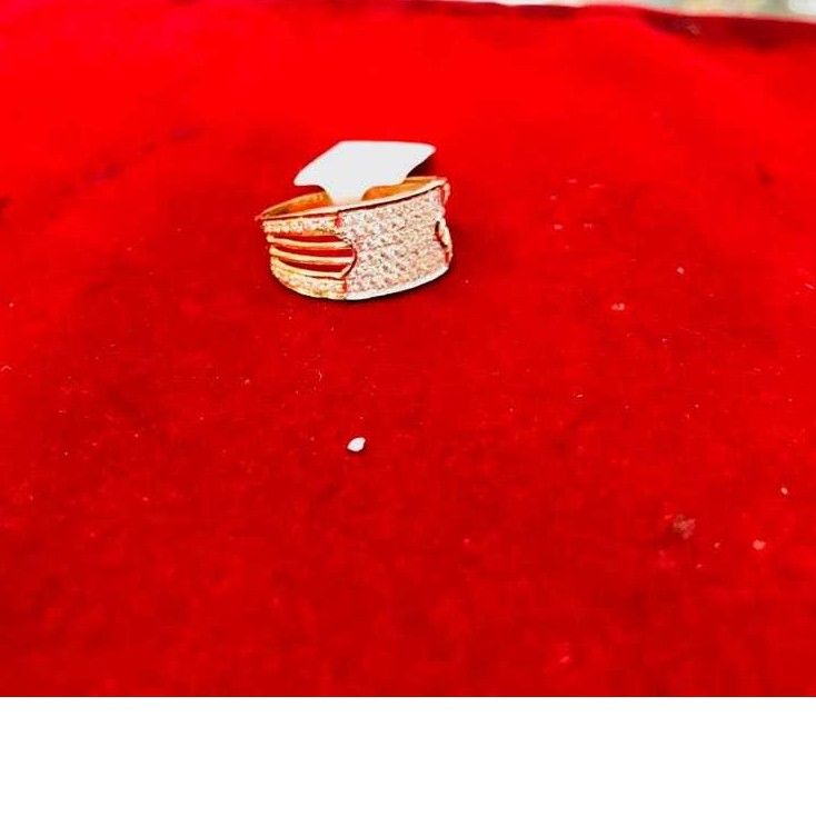Attractive 22KT Gold Diamond Gents Ring