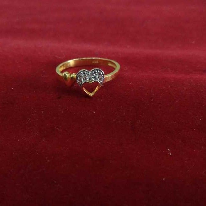 916 Gold CZ Stone Heart Shape Ladies Ring
