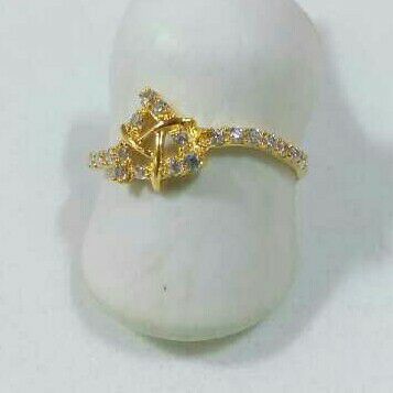 916 Gold Ladies Modern Ring