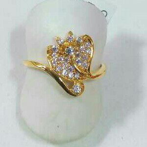 22K / 916 Gold Designer Ladies Stone Ring
