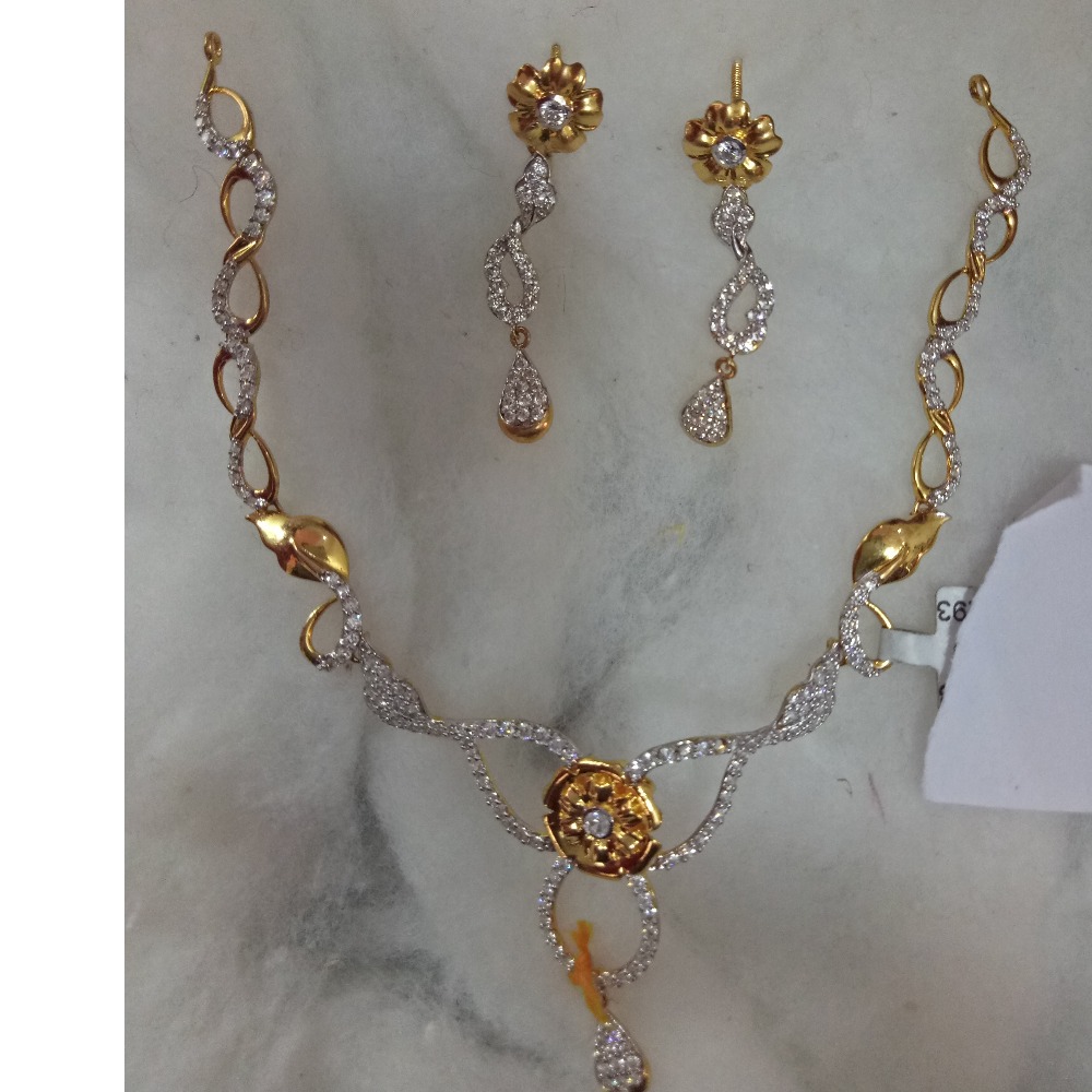 22K / 916 Gold Ladies Attractive Stone Necklace set