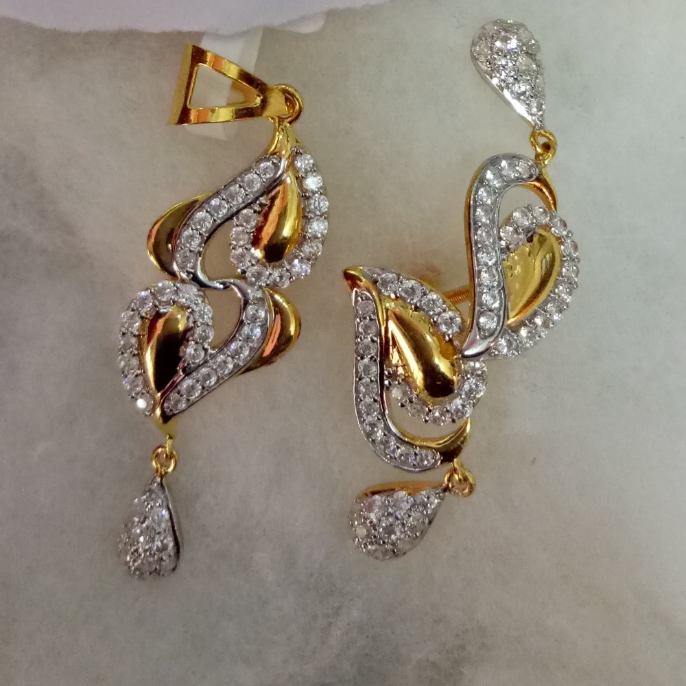 22K / 916 gold Attractive Stone Pendant Set