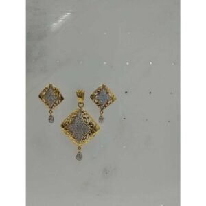 750KT Gold Diamond Modern Style Pendant Set