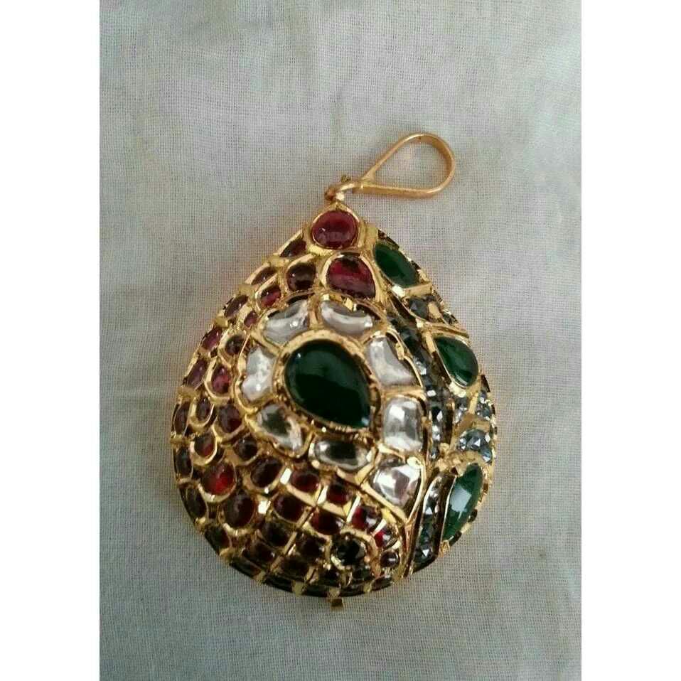 22K/916 Gold Designer Pendant