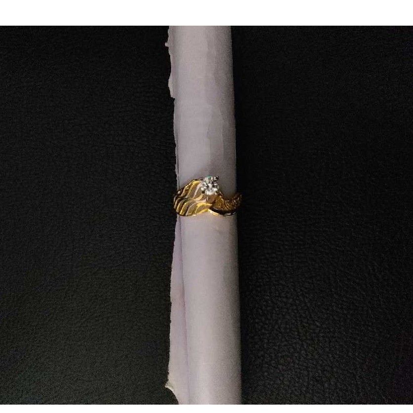 Designer Leaf Shape Gold Diamond ladies Ring