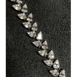 9KT Elegant Leaf Shape swarovski Bracelet