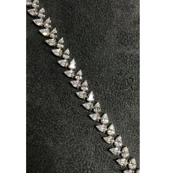 9KT Elegant Leaf Shape swarovski Bracelet