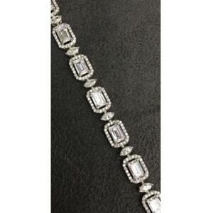 9KT Stunning swarovski Bracelet For Ladies
