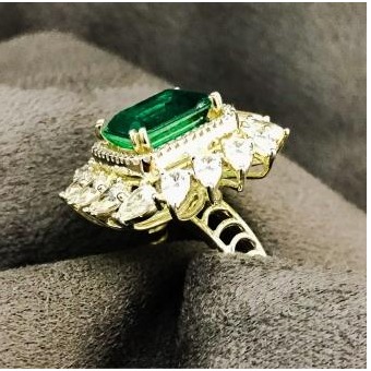 9KT Royal Style Swarovski Ring - Image 2