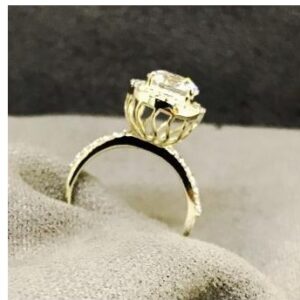 9KT Stunning Swarovski Ring