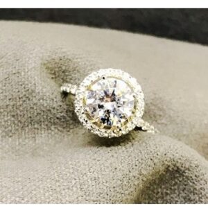 9KT Stunning Swarovski Ring
