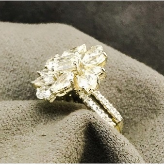 Antique 9KT Swarovski Ring - Image 2