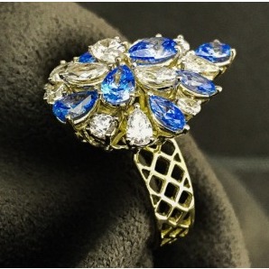 9KT Swarovski  Floral Ladies Ring