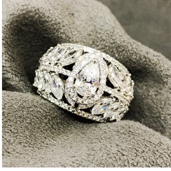 9KT Classic Swarovski Ladies Ring