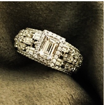 Dazzling Antique 9KT Swarovski Ring