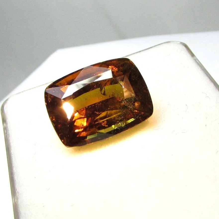 12.24ct cushion color-change alexandrite - Image 3