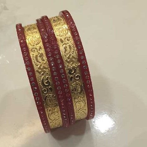 916 Swastik Design Gold Chudi