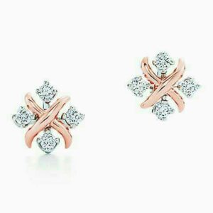916 Gold Flower Shape Nose Pin