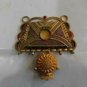 916 Classic Design Gold Ladies Pendant