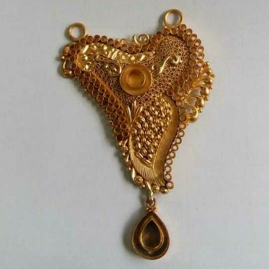 916 Classsic Gold Ladies Pendant