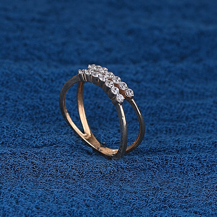 18k Gold Simple CZ Ring