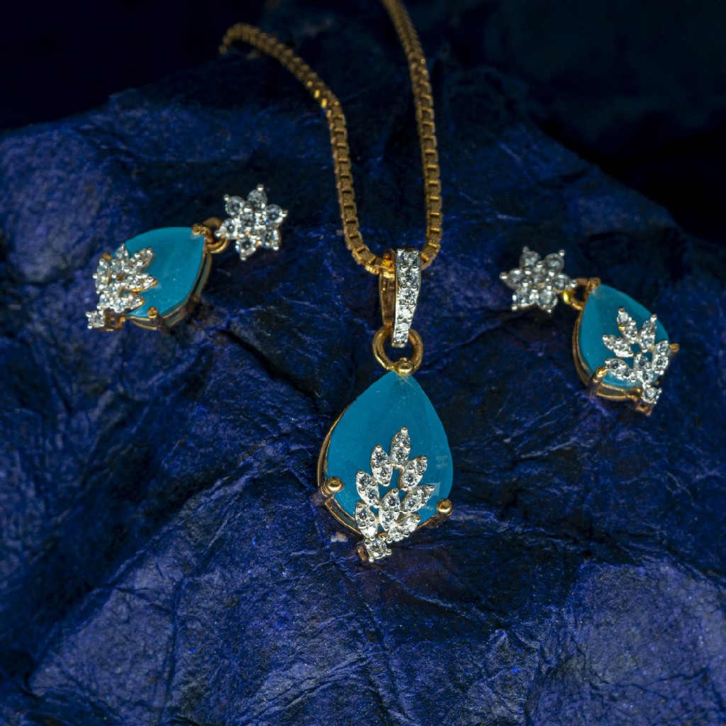 Rose gold pendant set