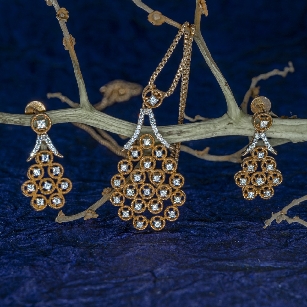 gold pendant set